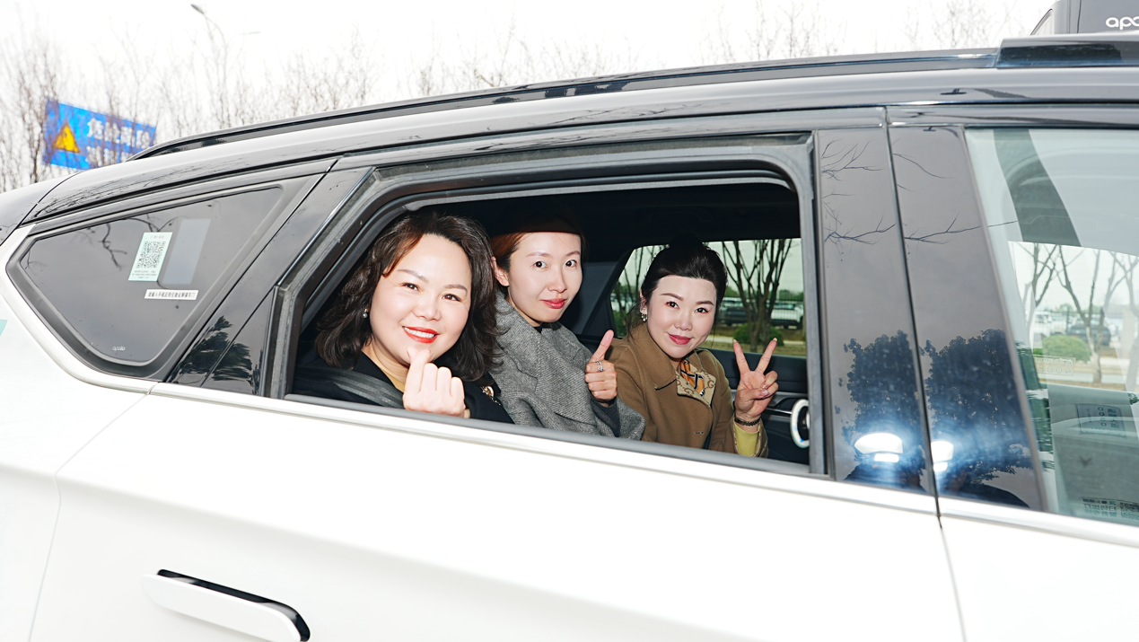 武汉妇联联动萝卜快跑启动"安心出行计划" 打造全场景女性关怀样本(图3)
